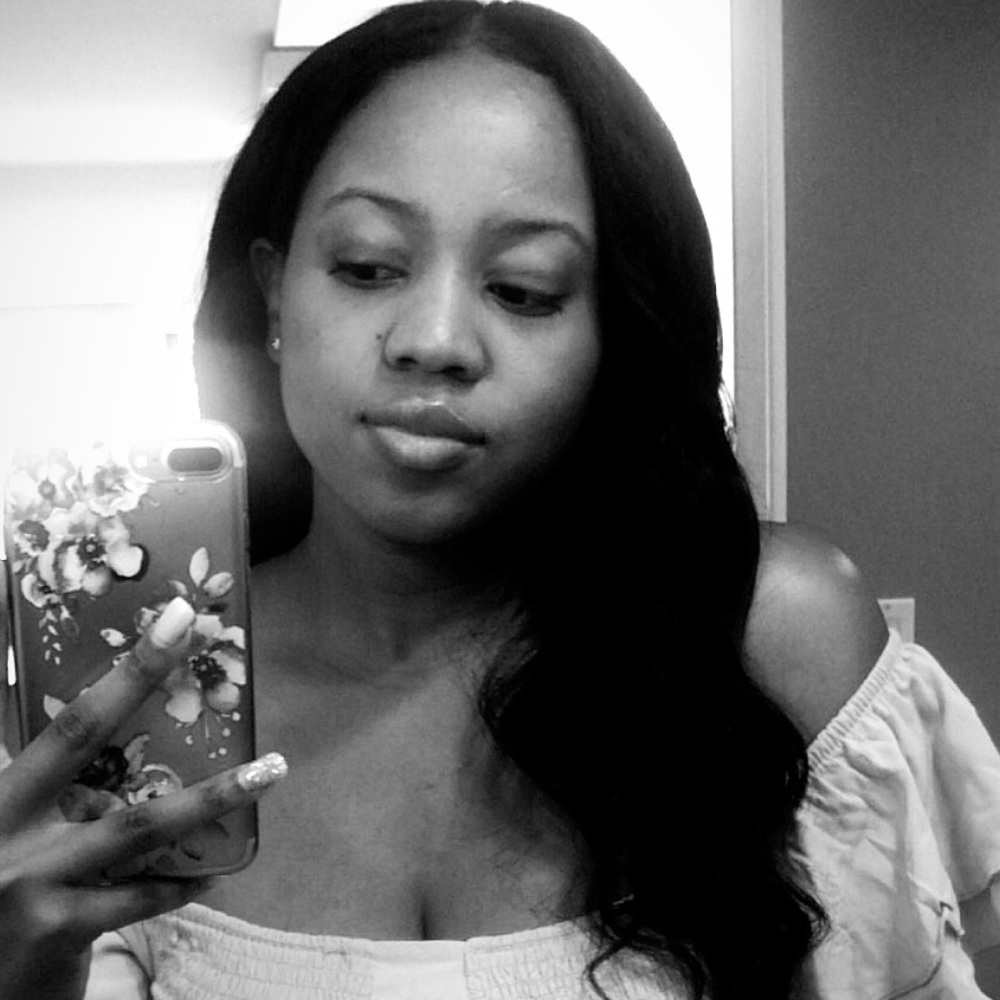 Meet your Posher, Latosha